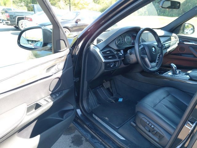 Used 2018 Black BMW xDrive35i image 16
