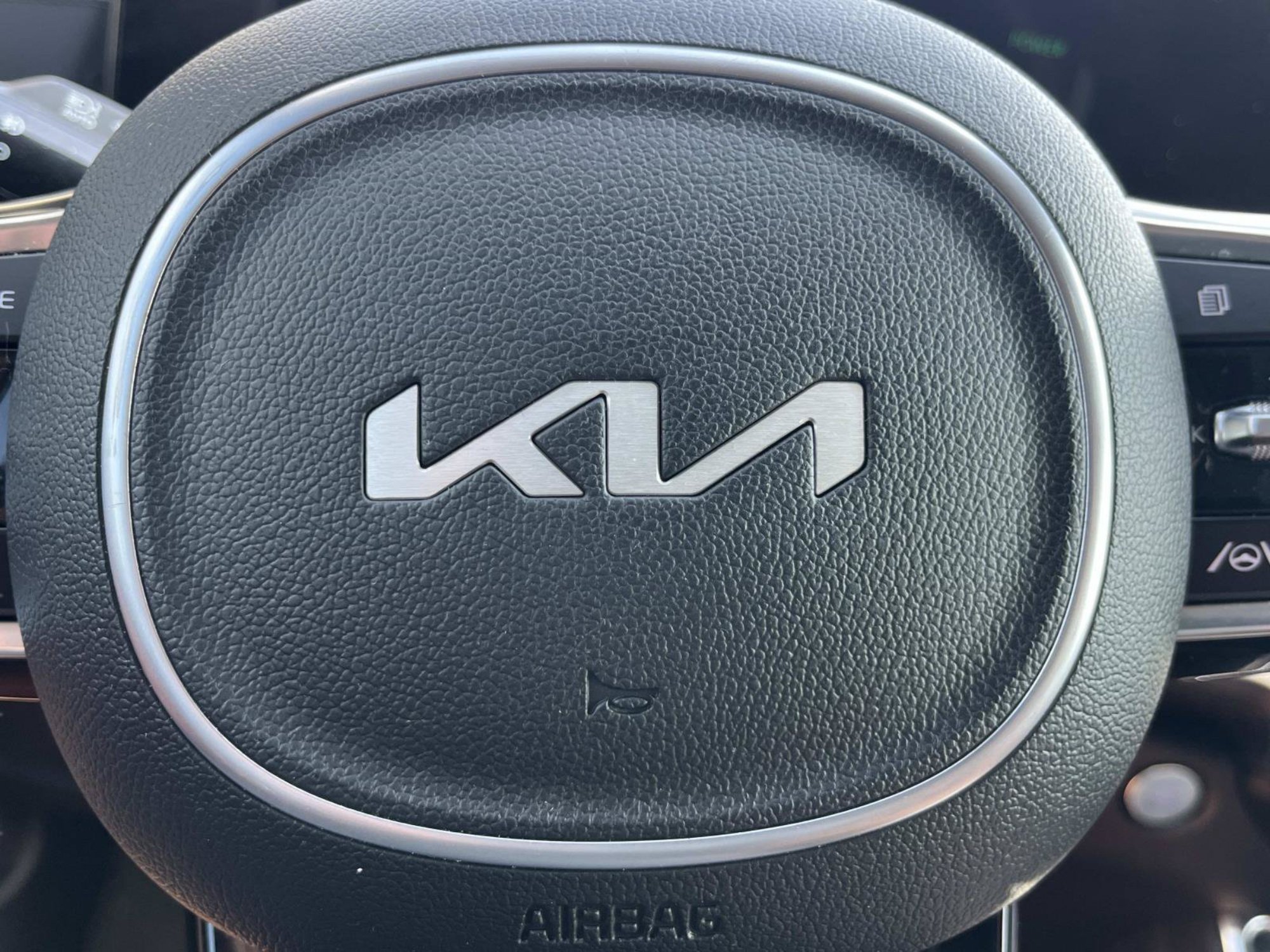Used 2025 Astra Blue Kia SX image 32
