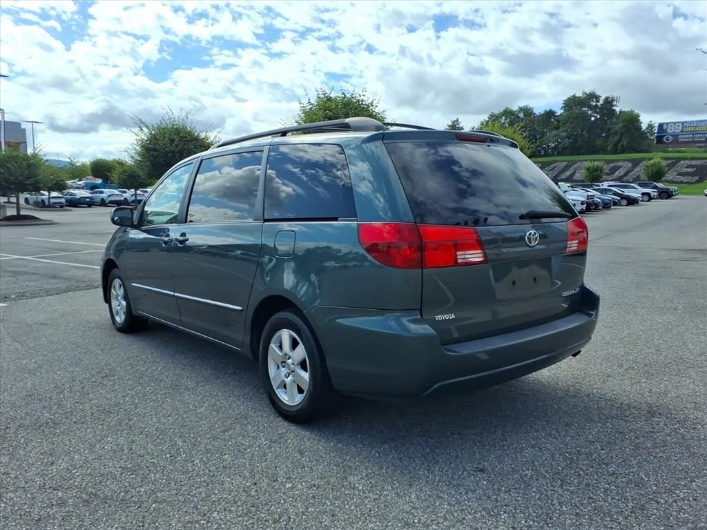 Used 2004 Green Toyota XLE image 7