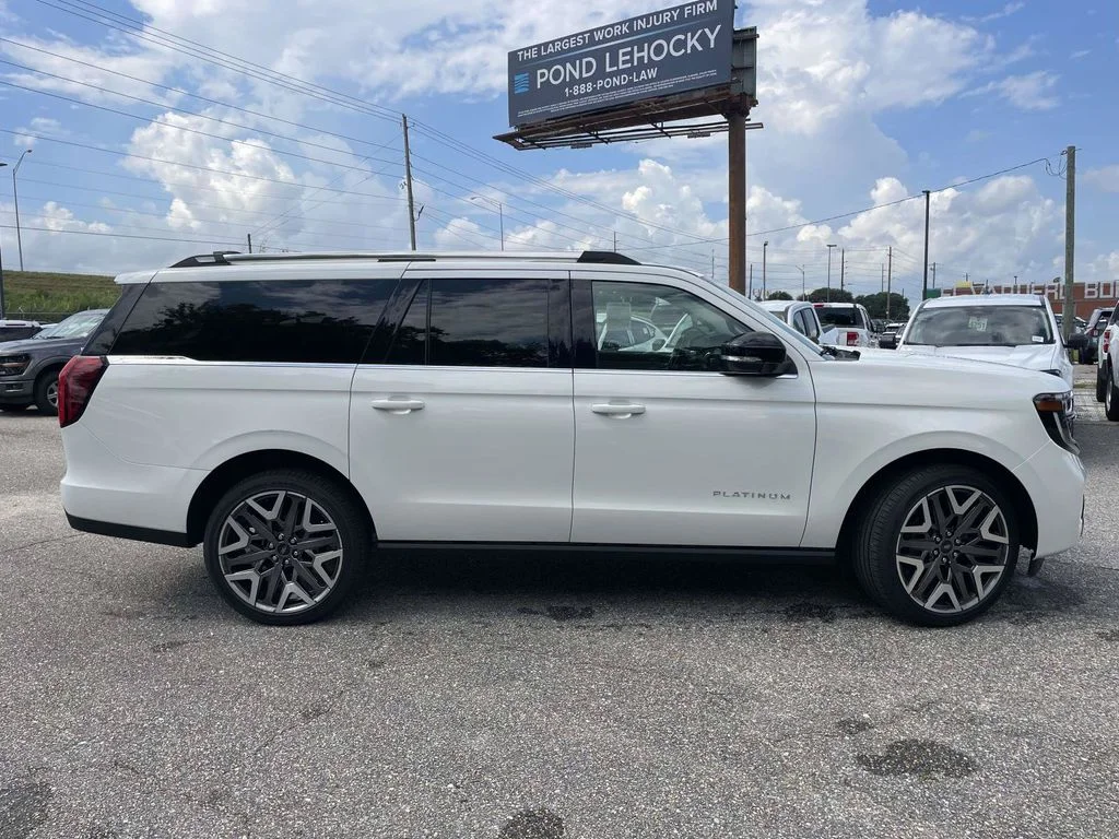 New 2027 White Ford Platinum image 2