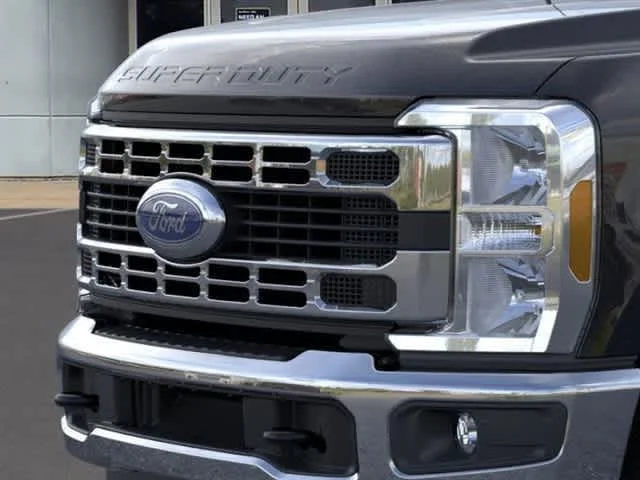 New 2026 Agate Black Metallic Ford XLT image 17