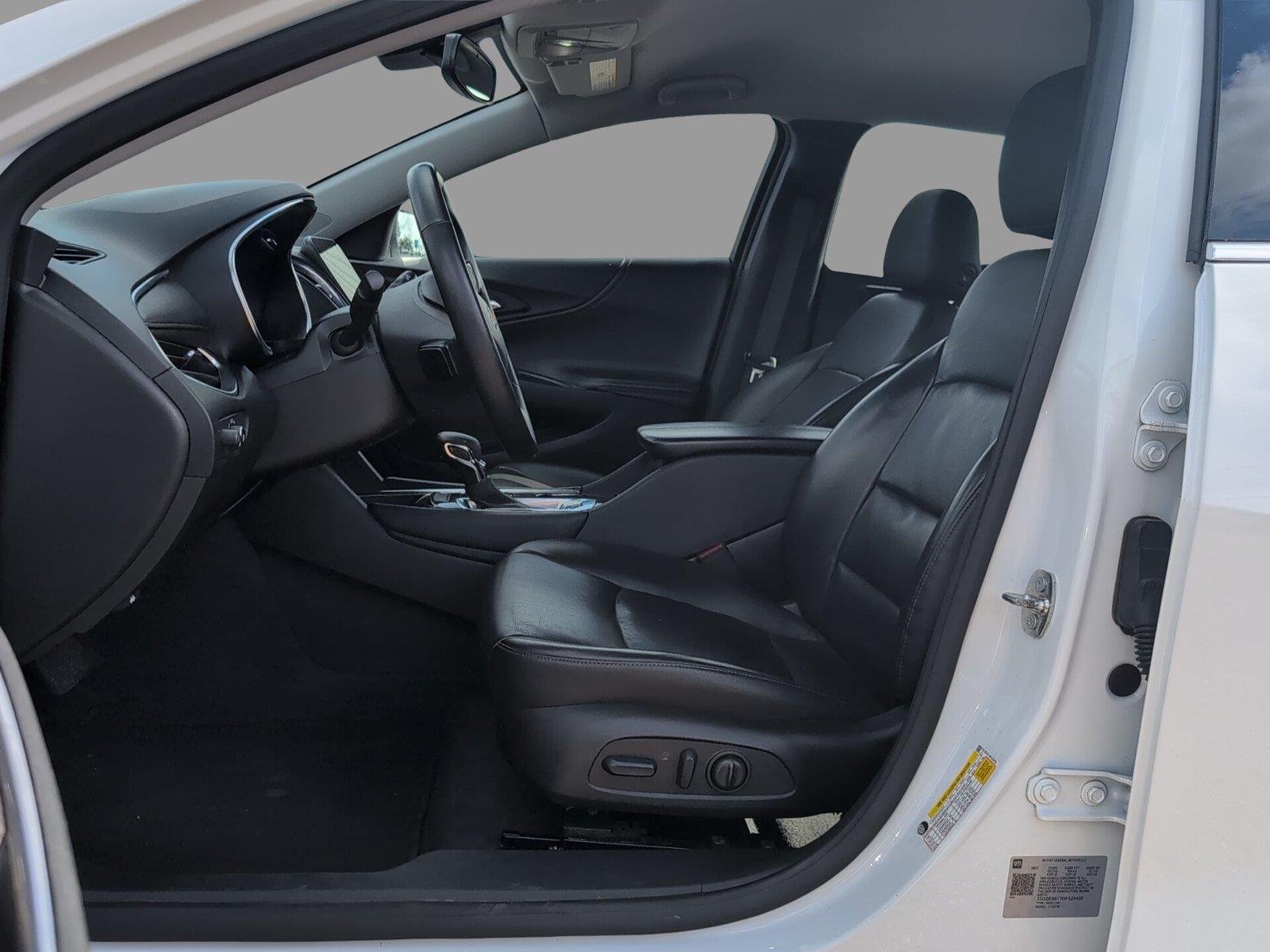Used 2024 Summit White Chevrolet 2LT image 13