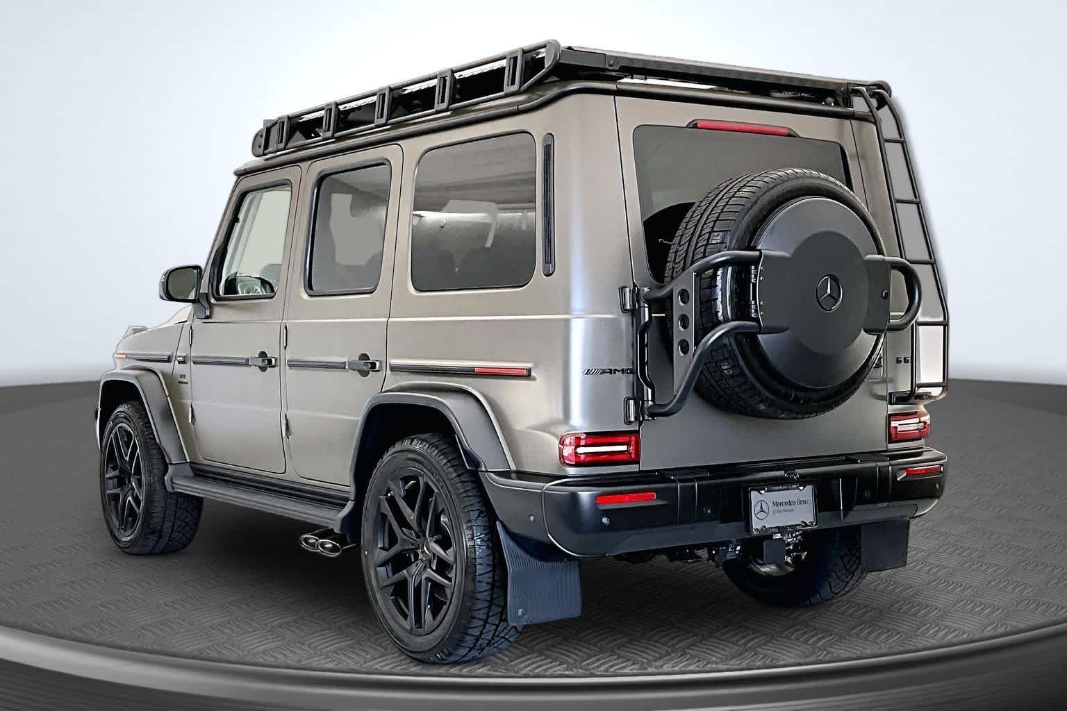 New 2027 MANUFAKTUR Dark Olive Green Magno Mercedes-Benz AMG® G 63 SUV image 4