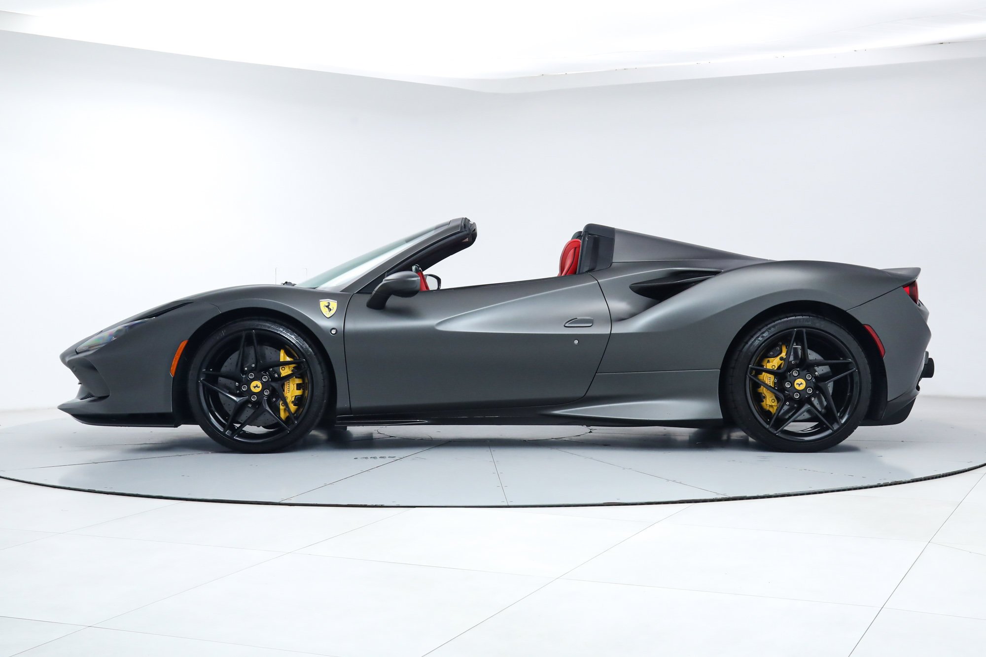 Used 2023 Gray Ferrari  image 4