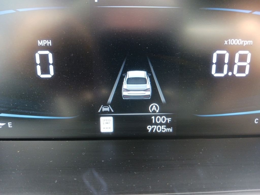 2025 Hyundai Elantra SE - Photo 23