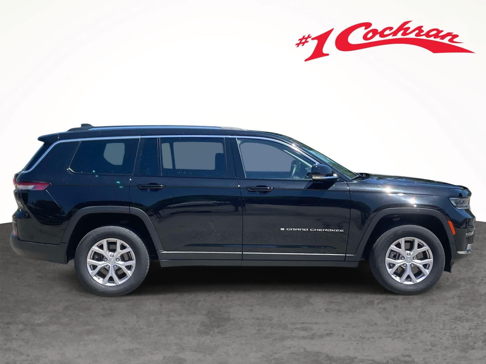 Used 2022 Diamond Black Crystal Pearlcoat Jeep Limited image 6