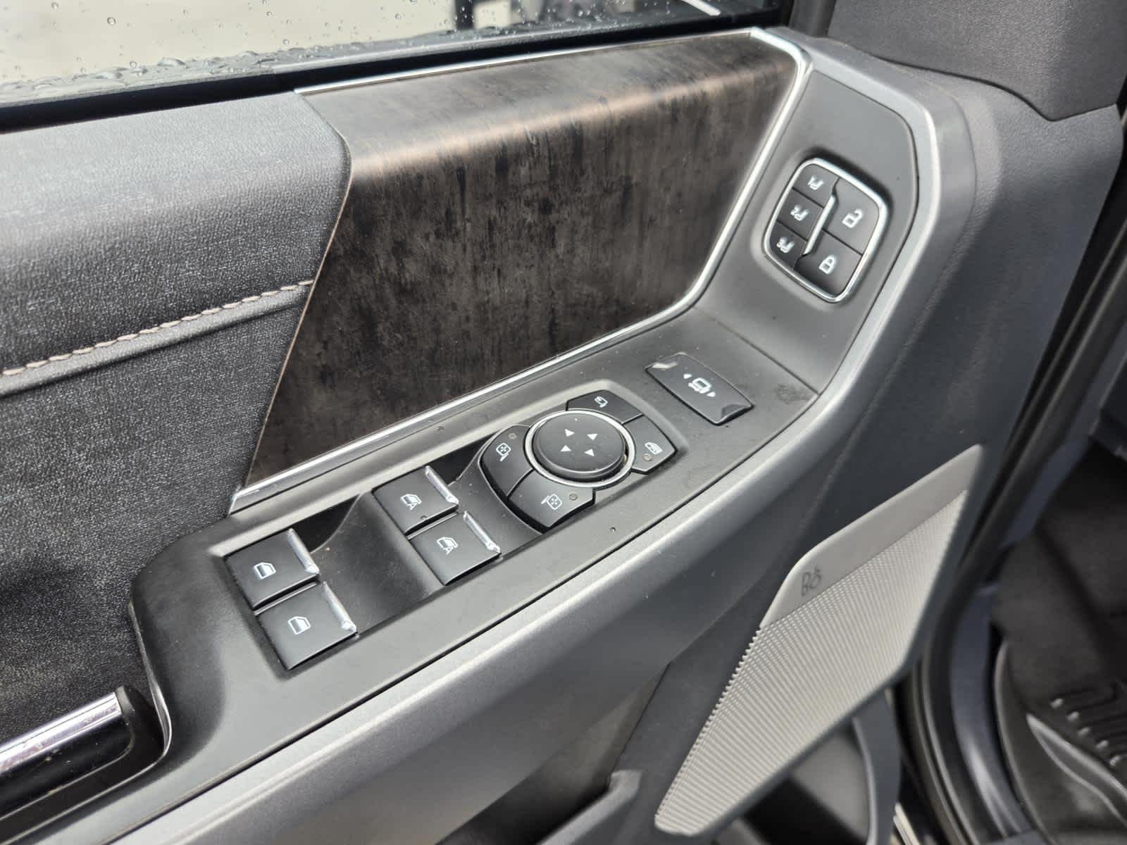 Used 2023 Agate Black Metallic Ford LARIAT image 16