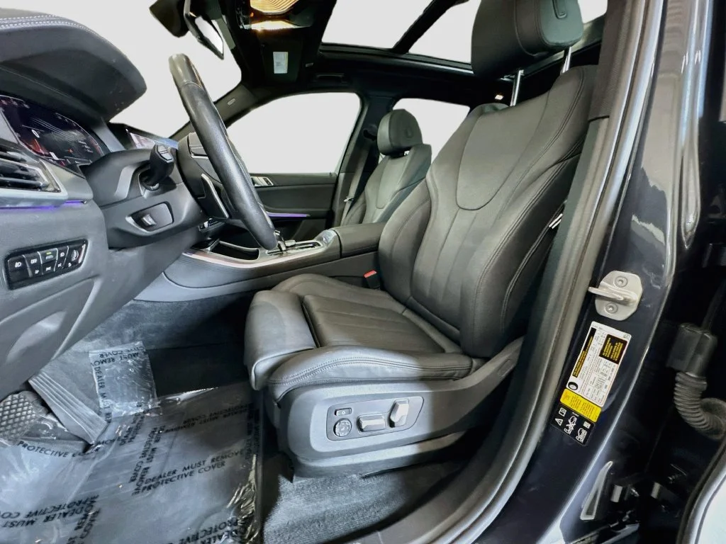 Used 2021  BMW xDrive40i image 24