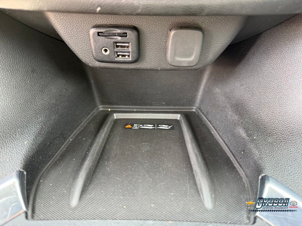 Used 2022 Black Chevrolet Premier image 13