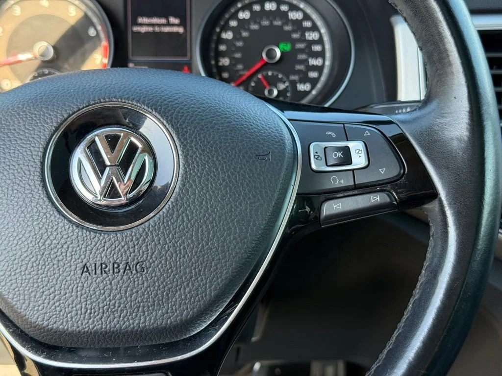Used 2018 Silver Volkswagen SEL image 16