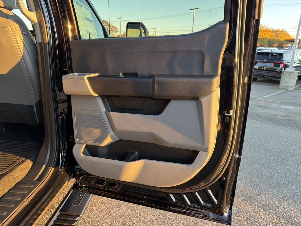 2026 Ford F-350 Super Duty Chassis Cab XL - Photo 21