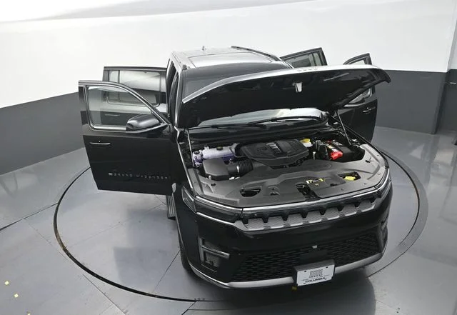 New 2026 High Gloss Black Exterior Paint Jeep Summit Reserve image 36