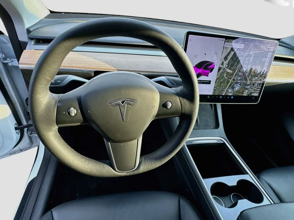 Used 2021 White Tesla Long Range image 11