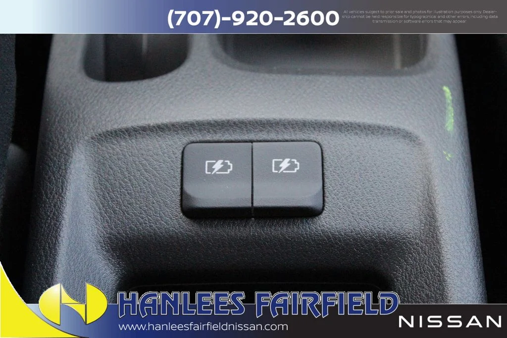 2025 Nissan Versa Sedan SV - Photo 18