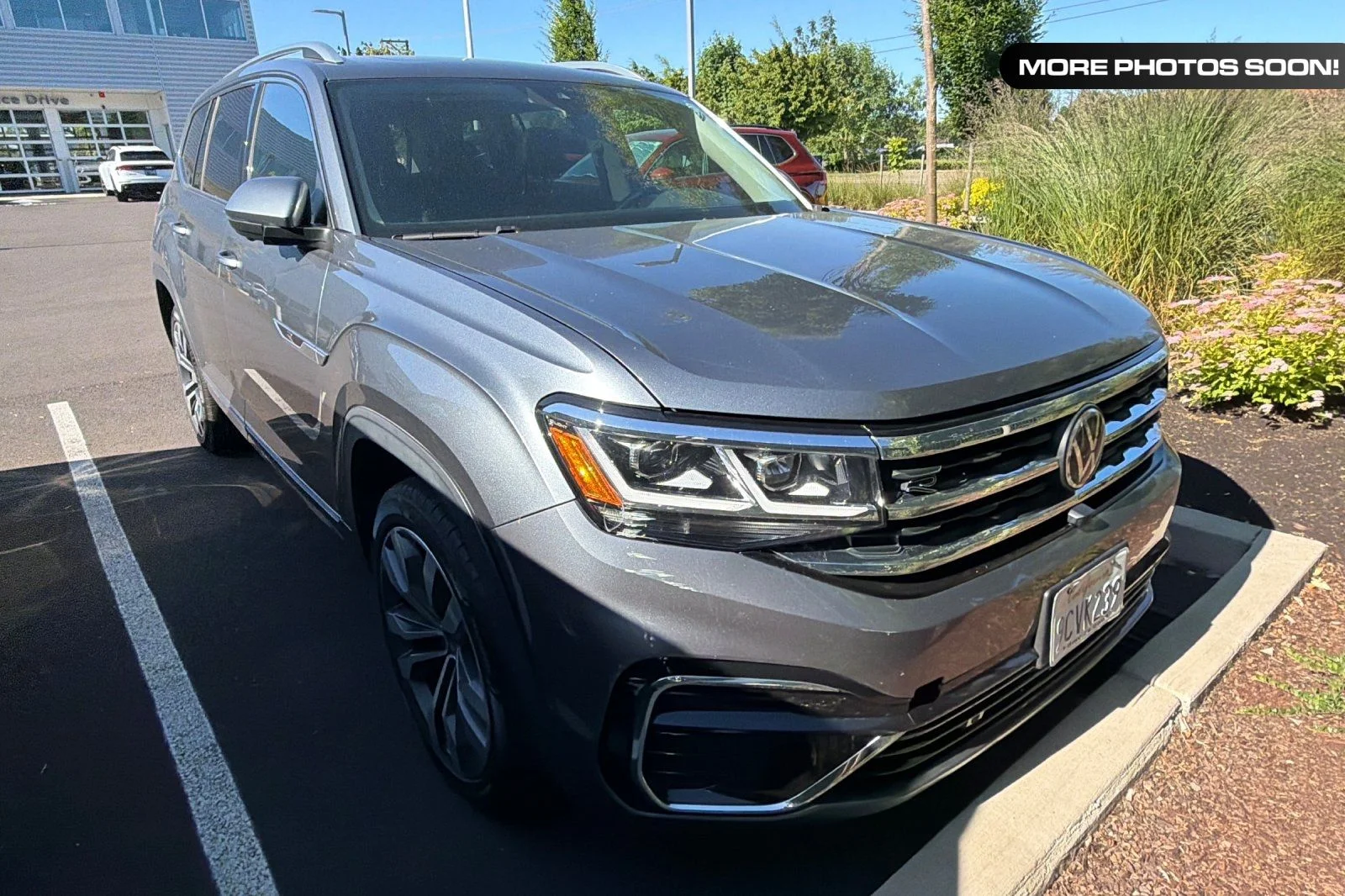 2023 Volkswagen Atlas 3.6L SEL Premium R-Line 4MOTION's photo