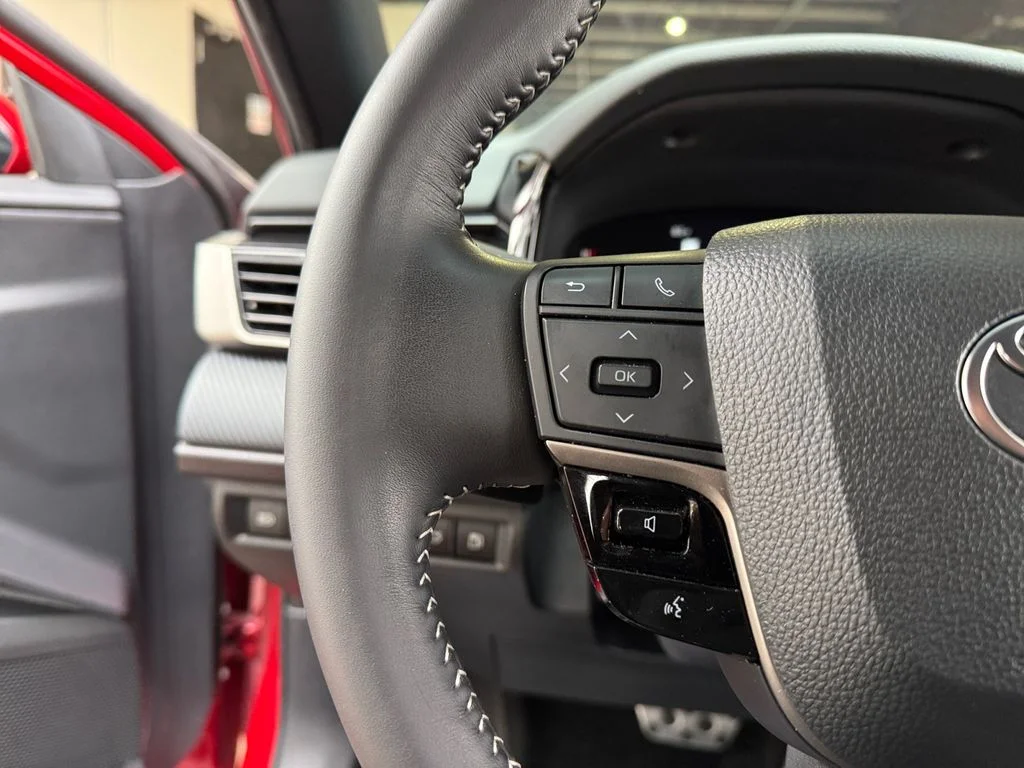 2025 Toyota Camry SE - Photo 24