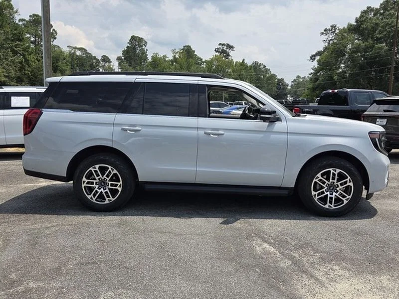 Used 2025 Space Silver Ford Active image 16