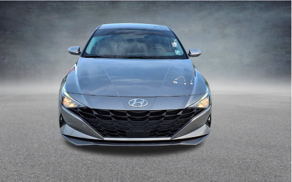 Used 2023 Silver Hyundai SEL image 2
