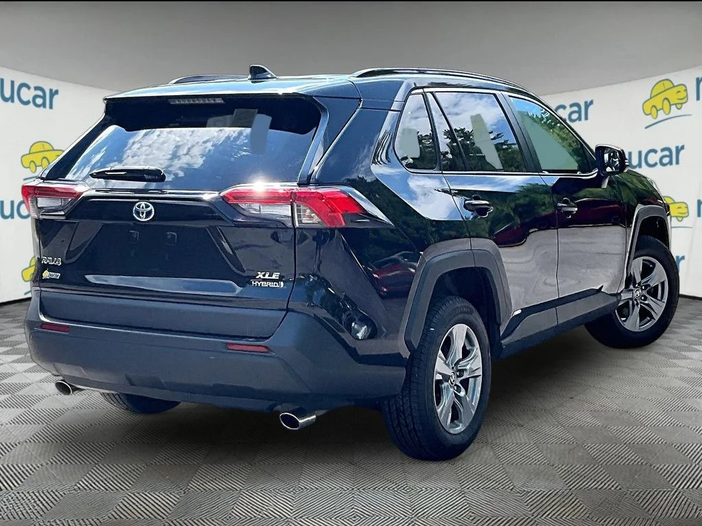Used 2022 Black Toyota XLE image 6
