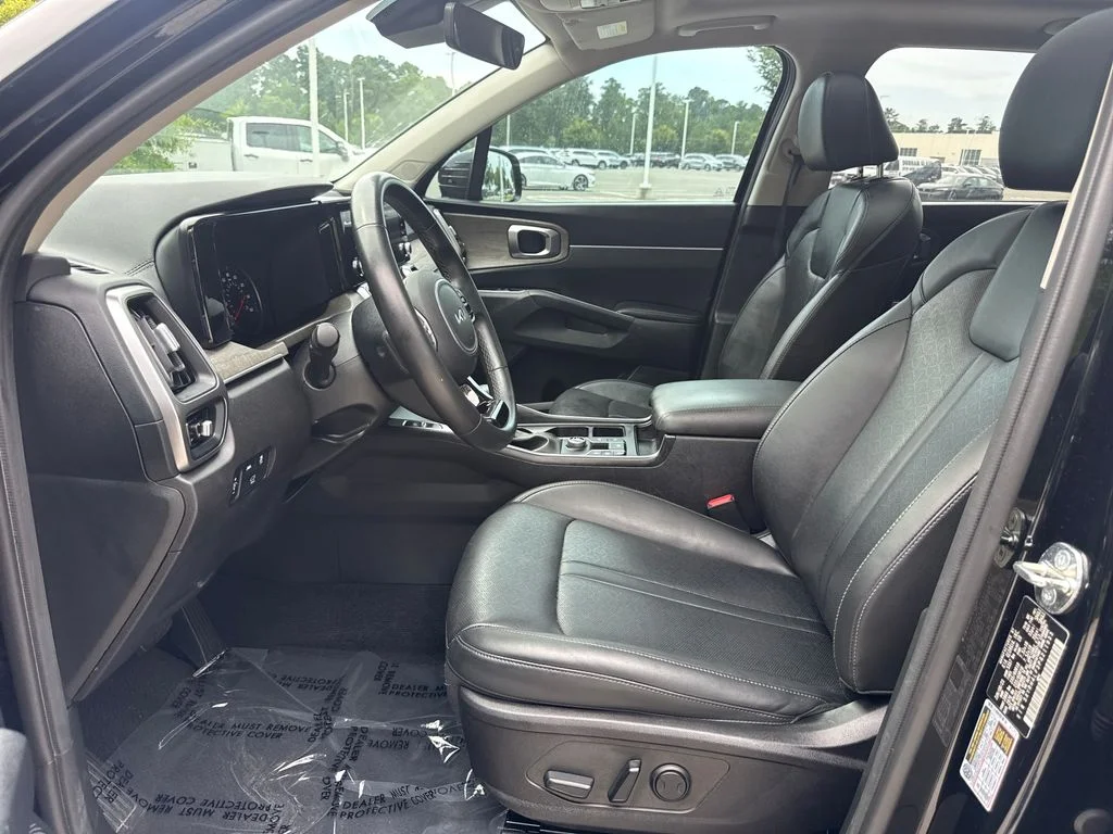 Used 2023 Ebony Black Kia EX image 12