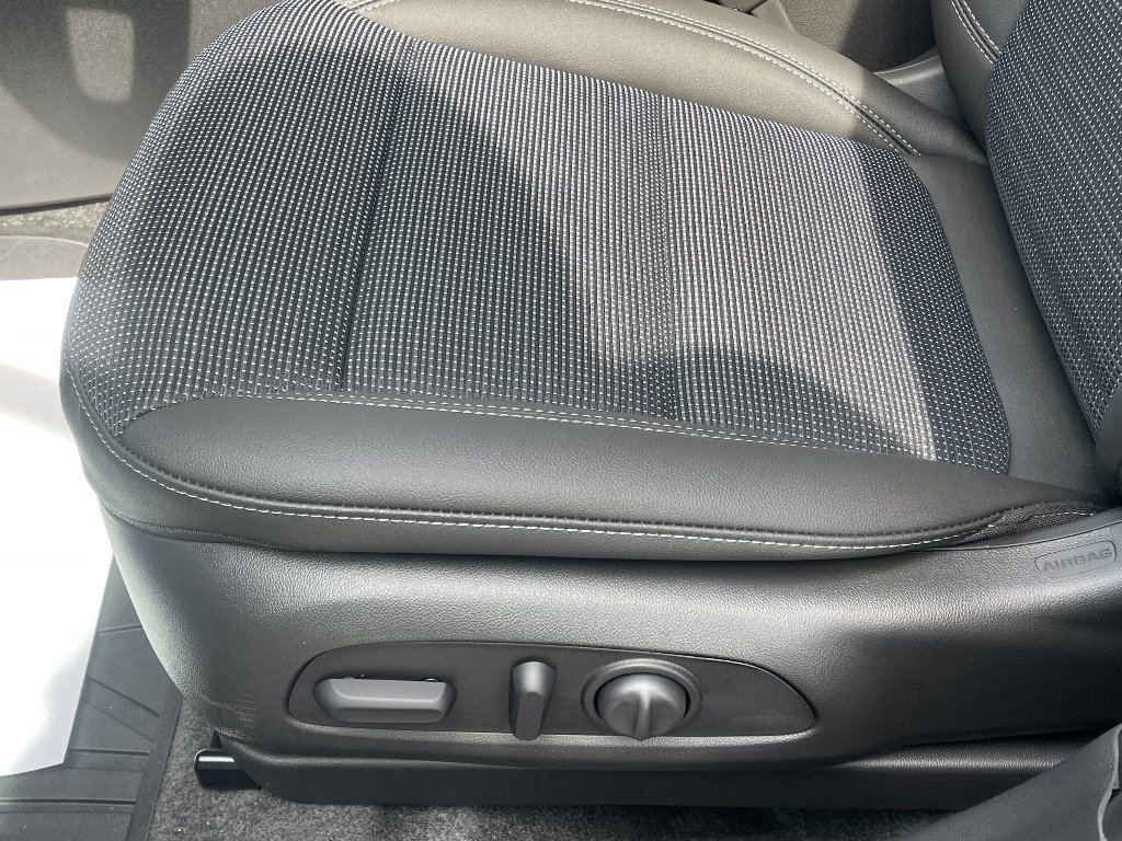 New 2026 Ebony Twilight Metallic Buick Preferred image 29