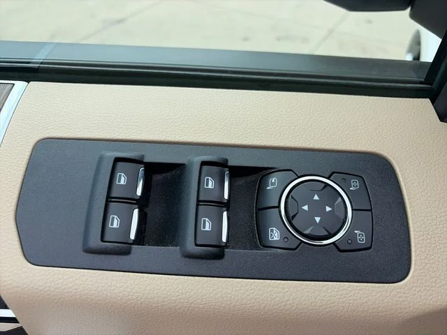Used 2019 White Ford Lariat image 10