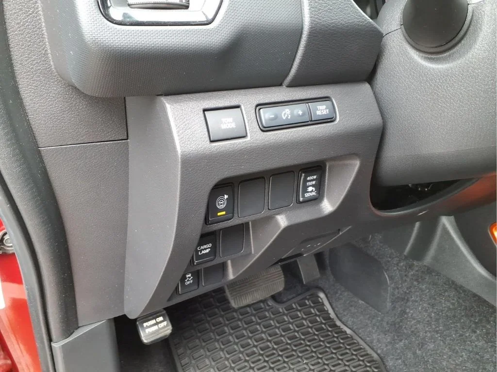 Used 2024 Red Nissan PRO-X image 21