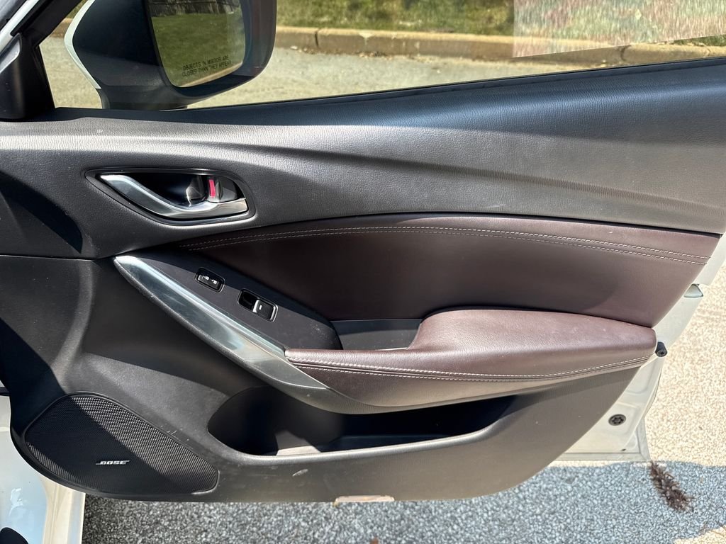 Used 2017 White Mazda Grand Touring image 28