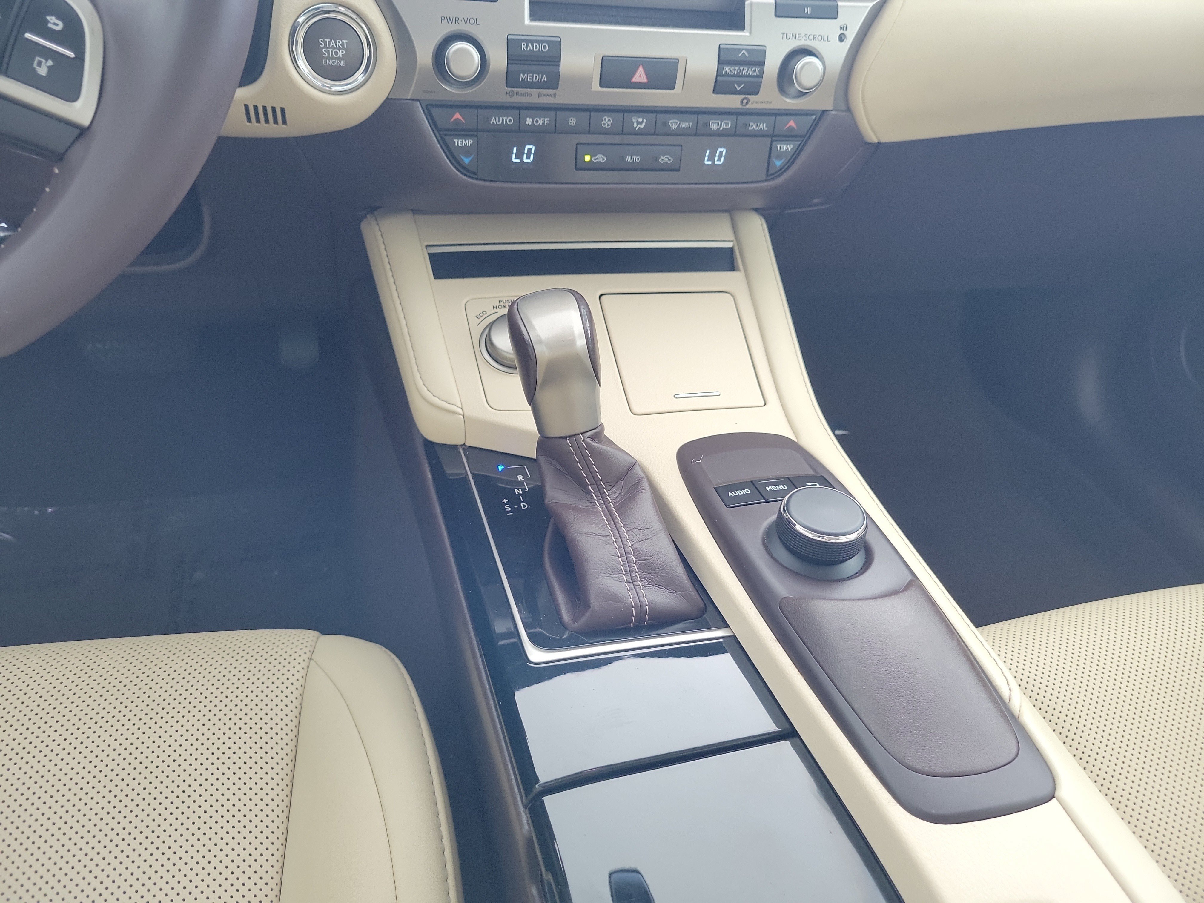 Used 2018 Silver Lexus ES 350 image 18