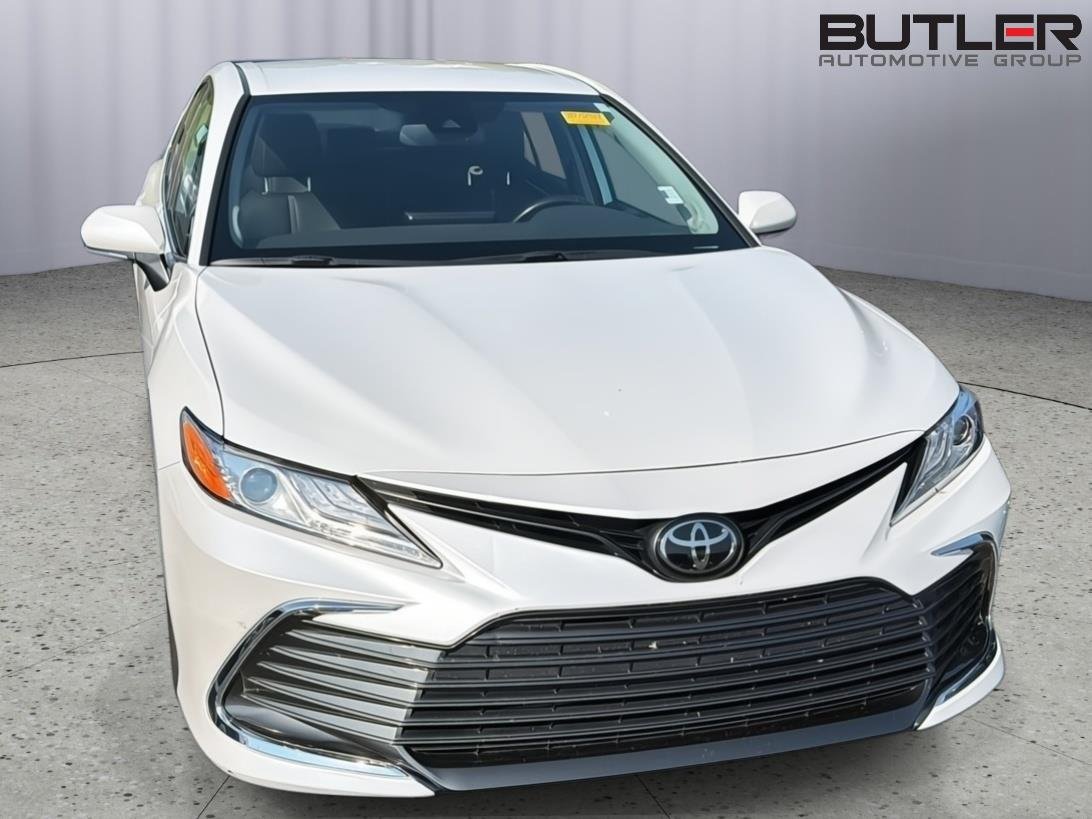 Used 2023 Wind Chill Pearl Toyota XLE image 5