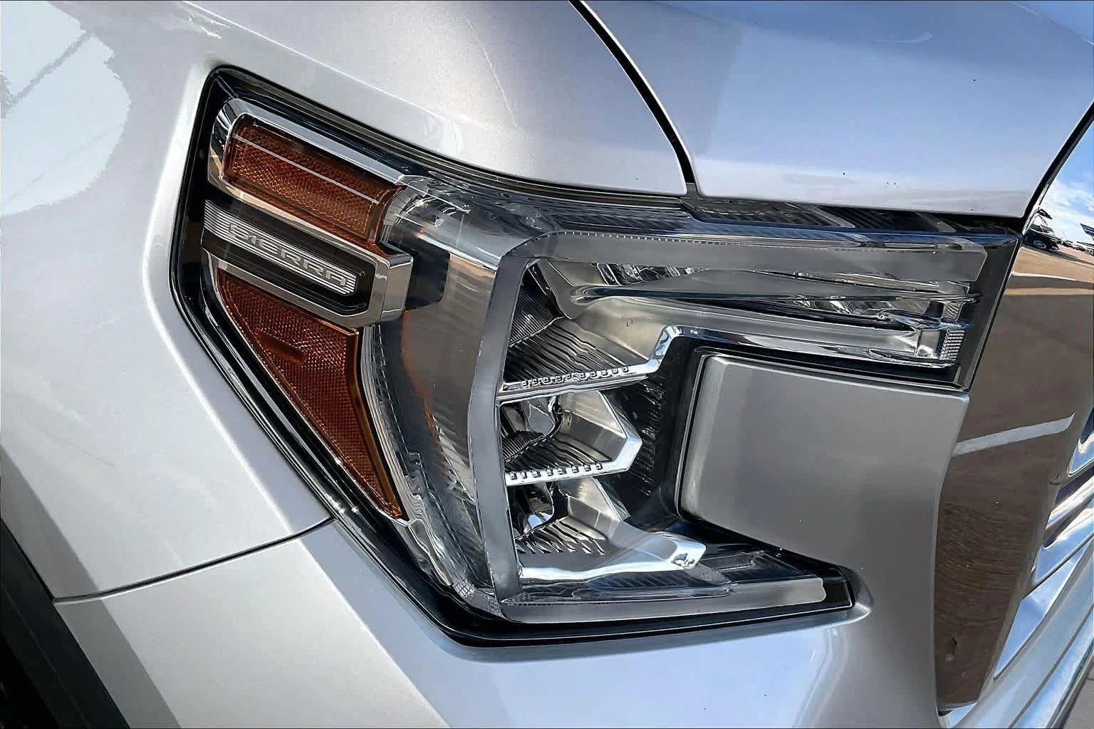 Used 2019 Quicksilver Metallic GMC SLT image 26