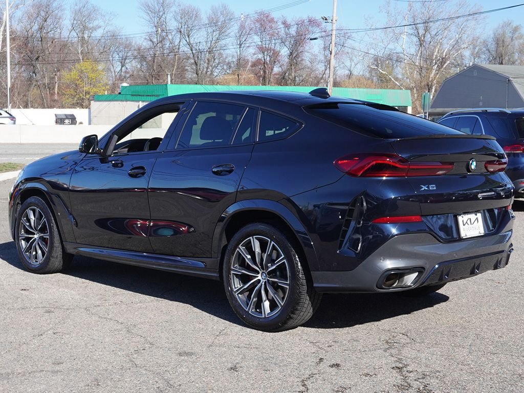Used 2023 Black BMW xDrive40i image 11