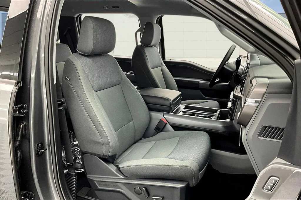 New 2025 Gray Metallic Ford XLT image 10