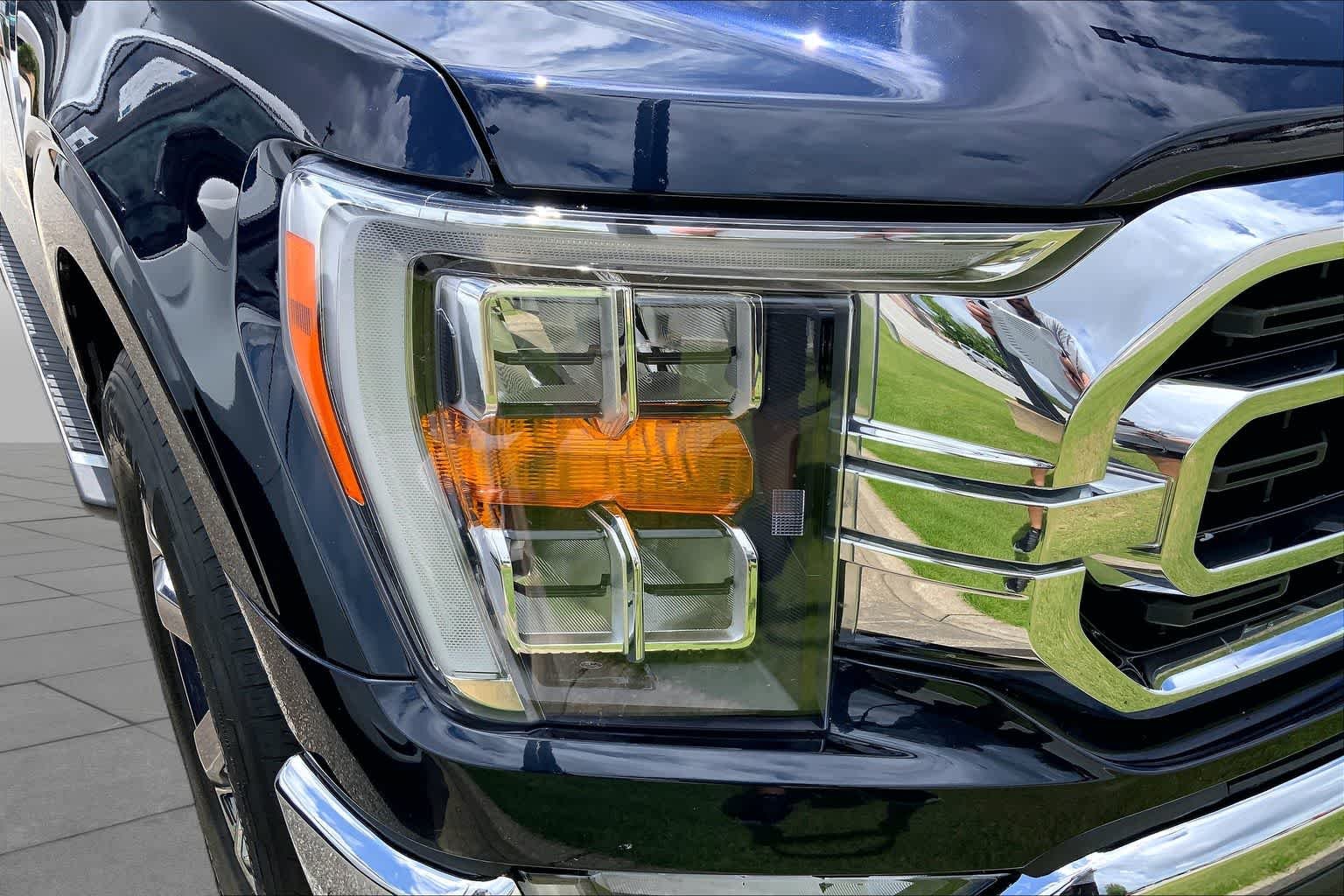 Used 2023 Antimatter Blue Metallic Ford XLT image 26