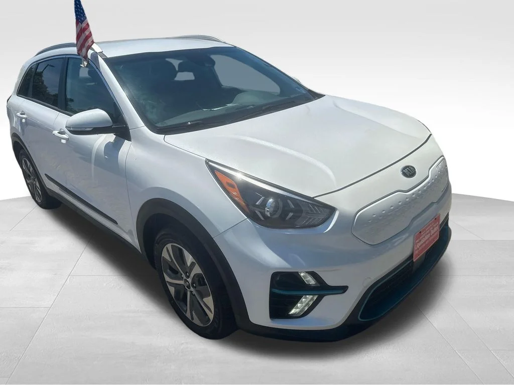 Used 2020 White Kia EX image 26