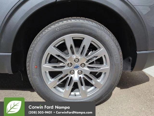 New 2026 Carbonized Gray Metallic Ford Platinum image 32