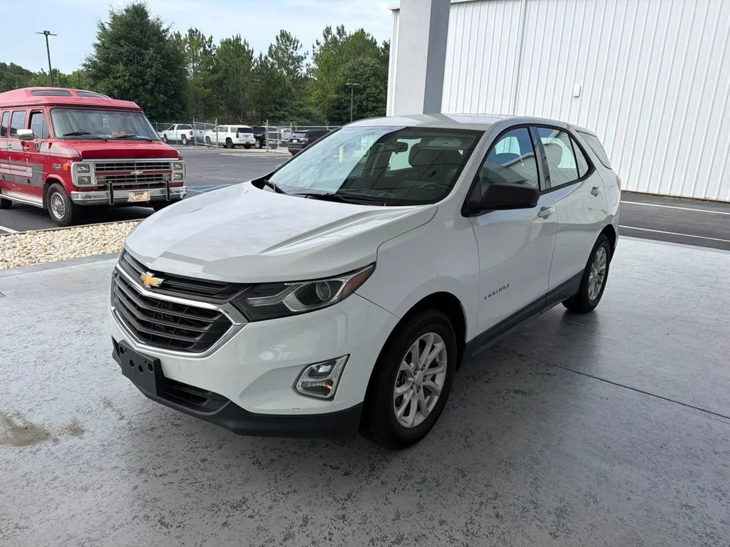 Used 2018 SUMMIT WHITE Chevrolet LS image 1