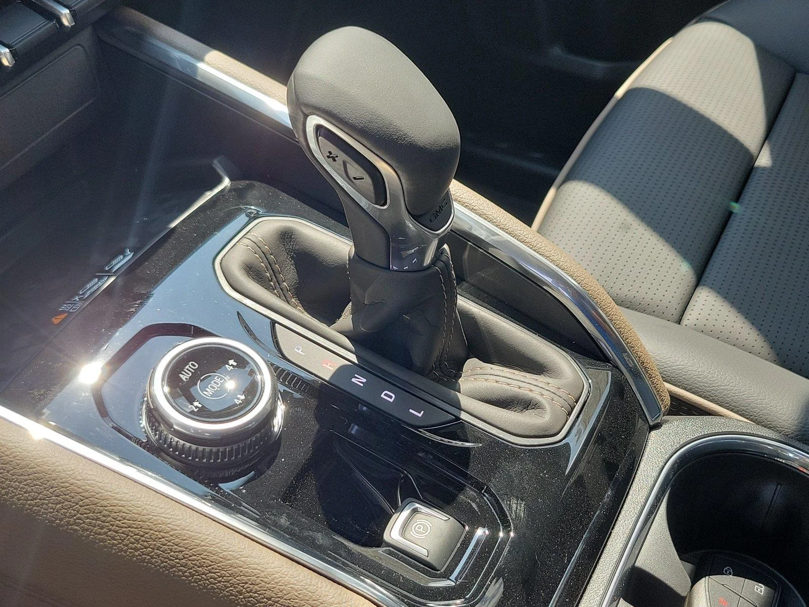 2026 GMC Canyon Denali - Photo 25