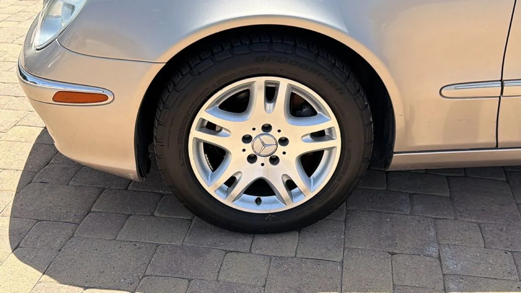 Used 2005  Mercedes-Benz E 320 image 9