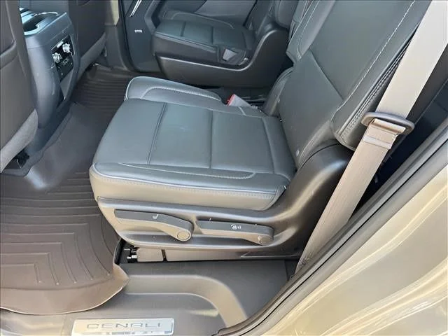 Used 2022 Beige GMC Denali image 9