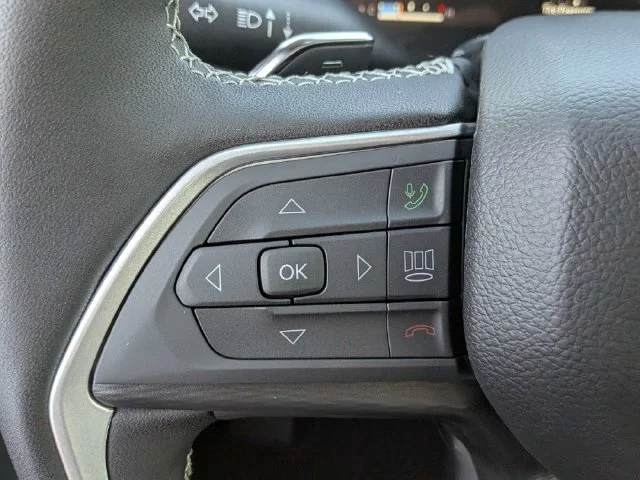 New 2027 Black Jeep Laredo image 24