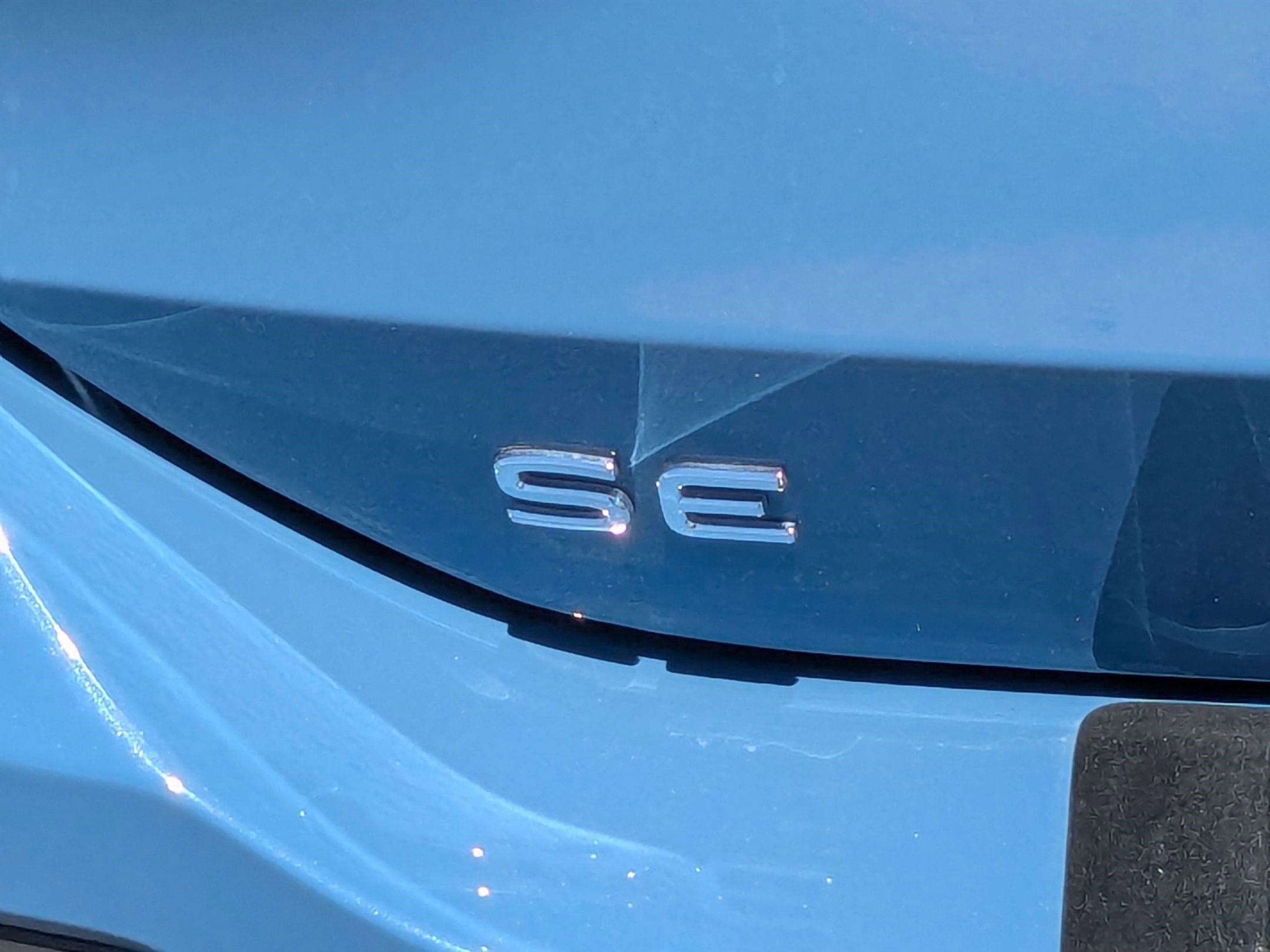 Used 2025 Monterey Blue Pearl Volkswagen SE image 32