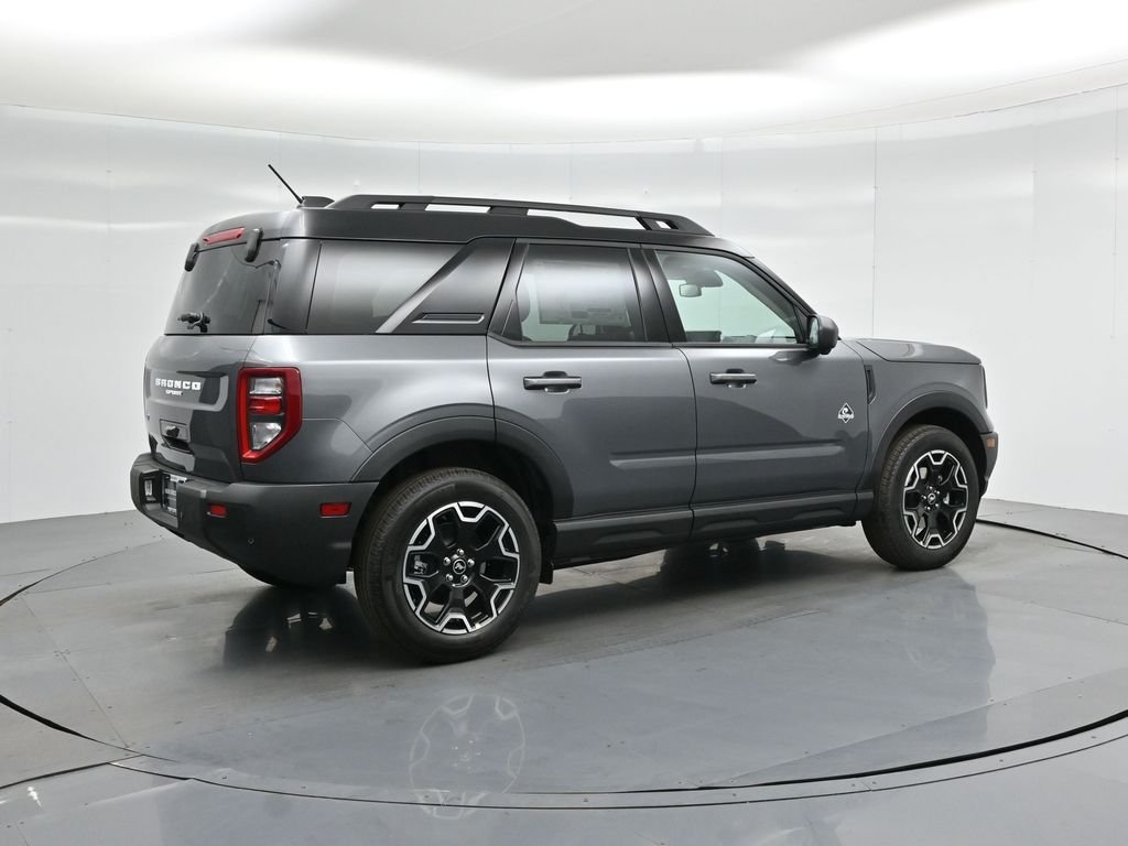 New 2025 Carbonized Gray Metallic Ford Outer Banks image 31