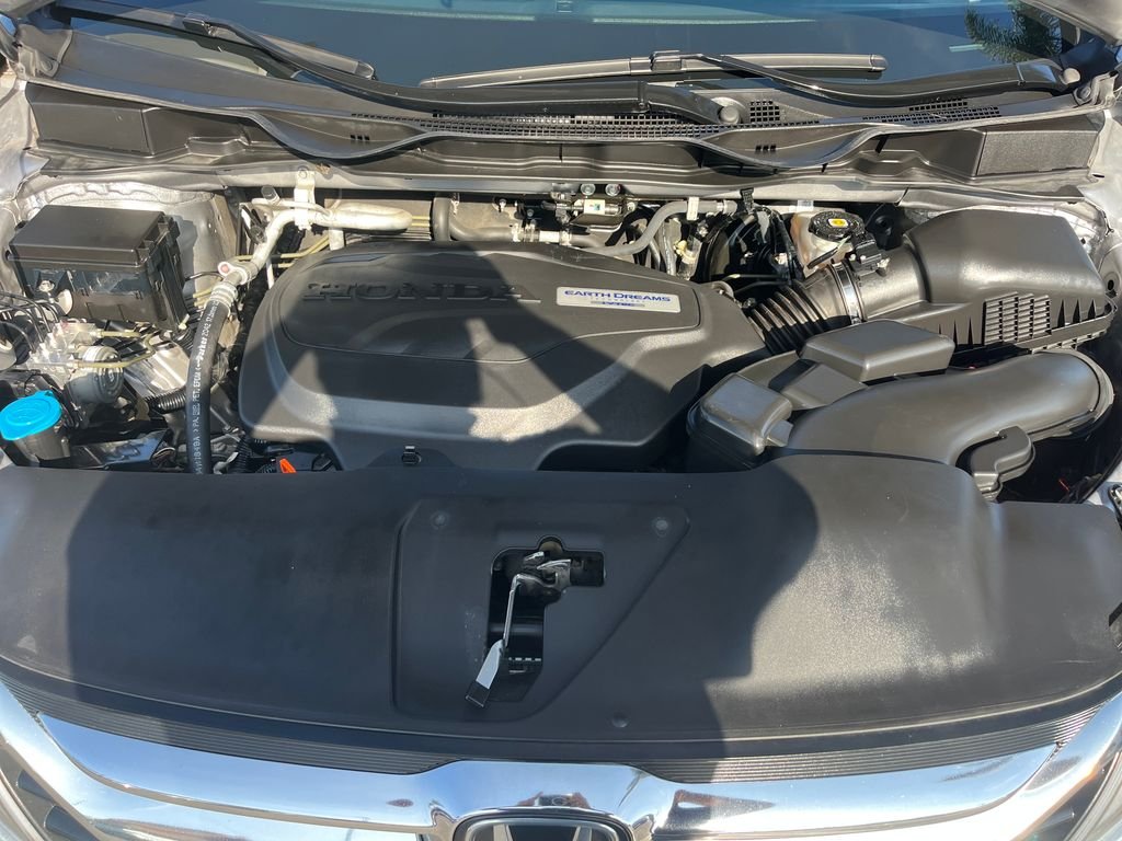 Used 2019 Silver Honda EX-L image 23