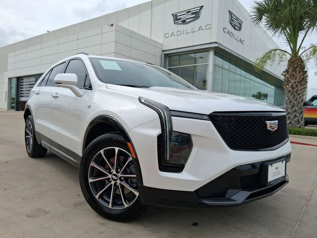 2025 Cadillac XT4 Sport's photo