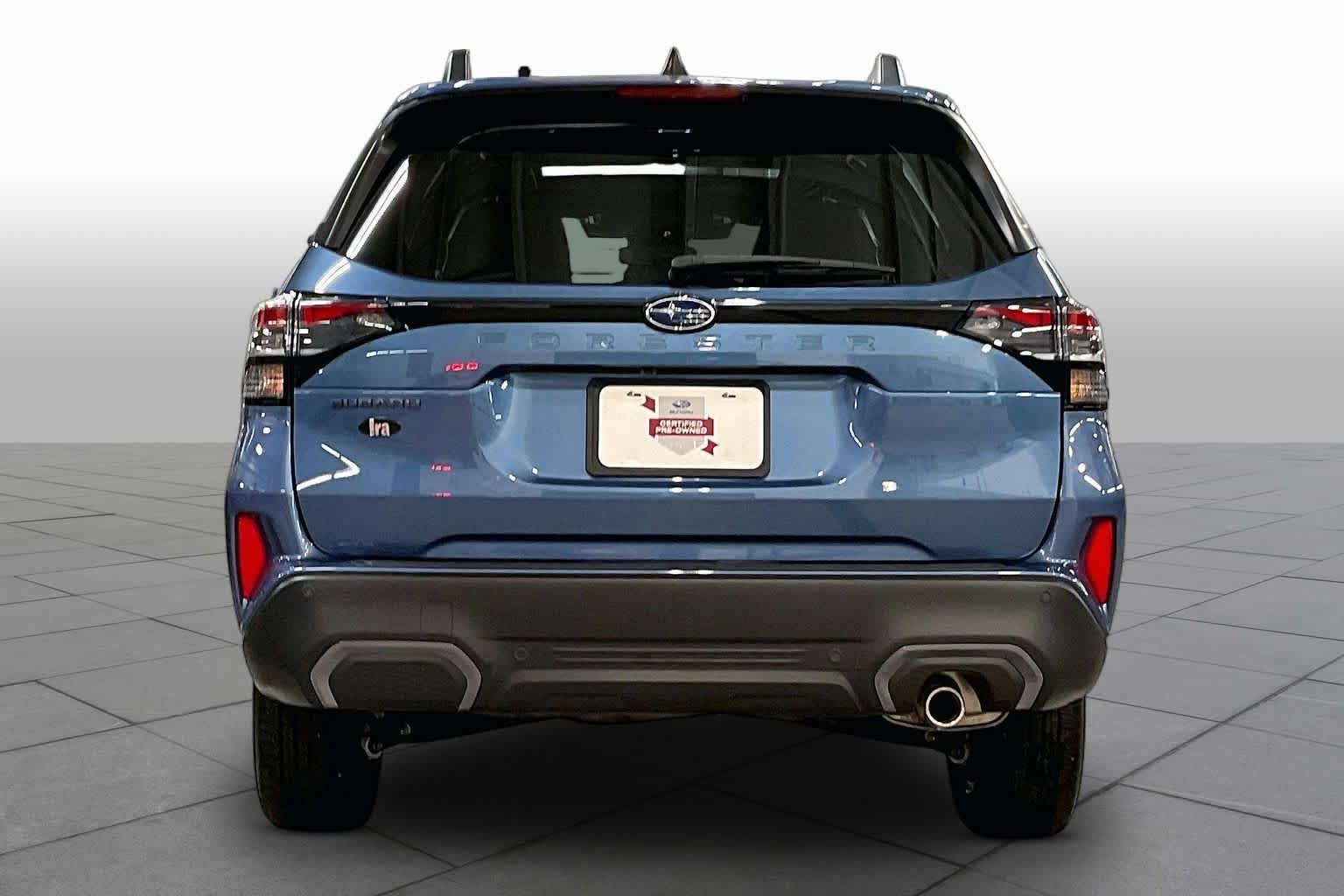 Used 2025 Horizon Blue Pearl Subaru Limited image 4