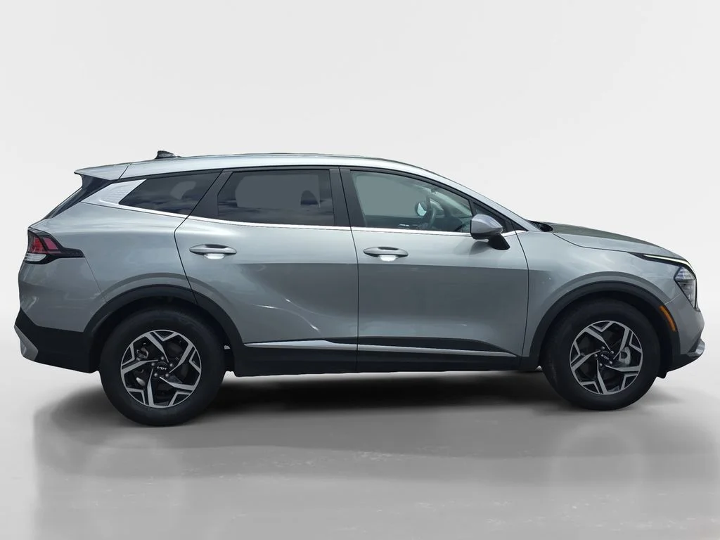 2025 Kia Sportage LX - Photo 9