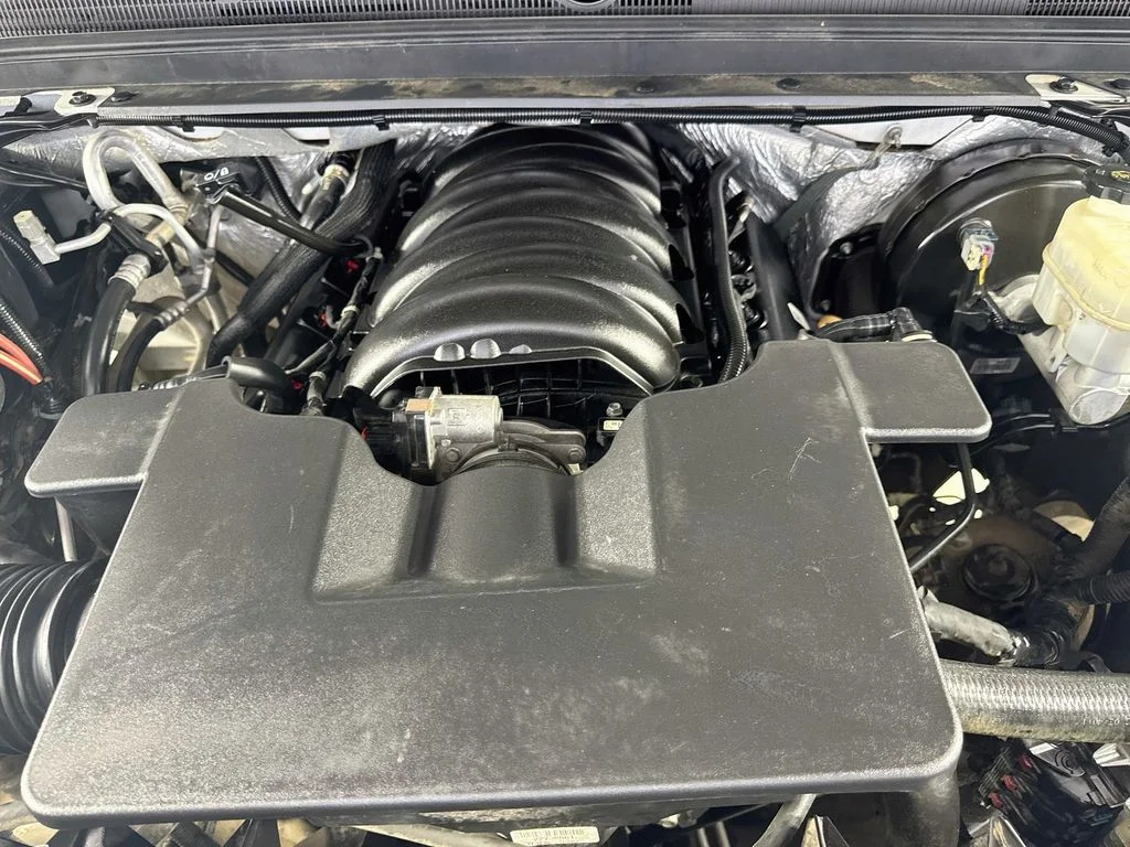 Used 2018 Iridescent Pearl Tricoat Chevrolet LT image 39