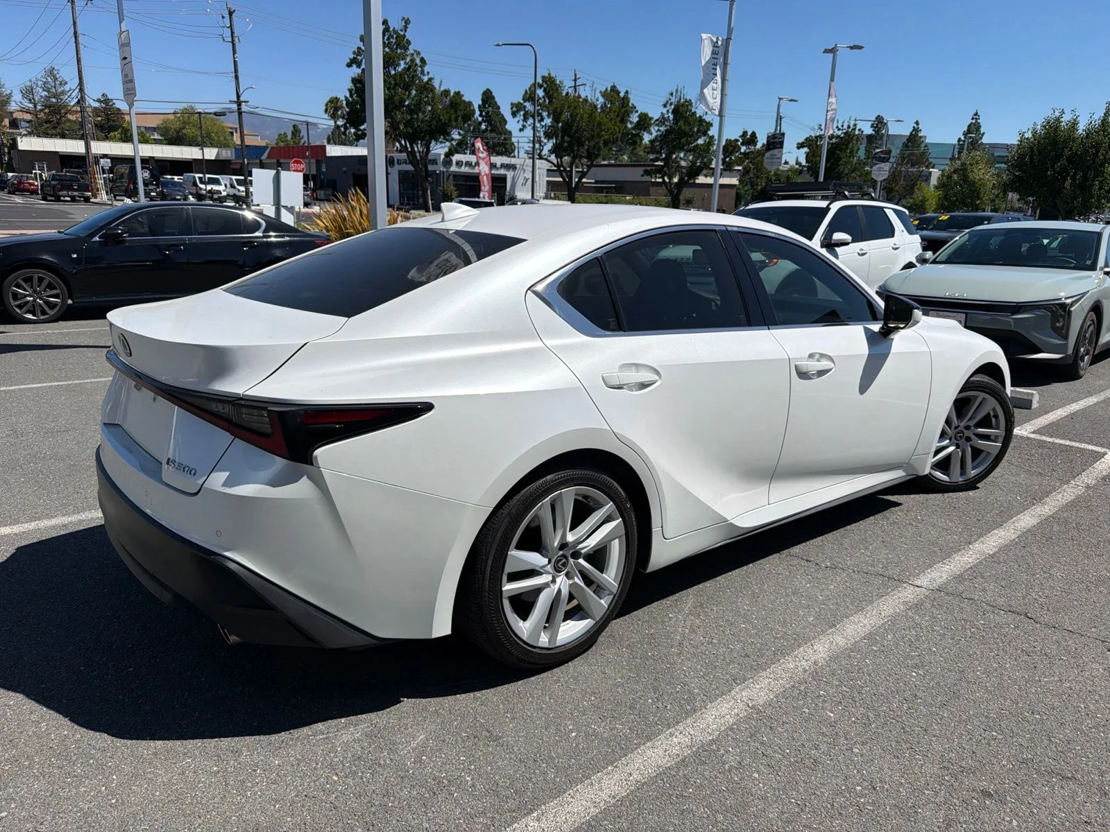 Used 2023 White Pearl Lexus 300 image 3