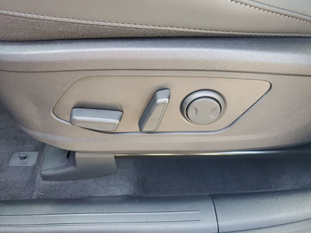 New 2026 White Kia EX image 24